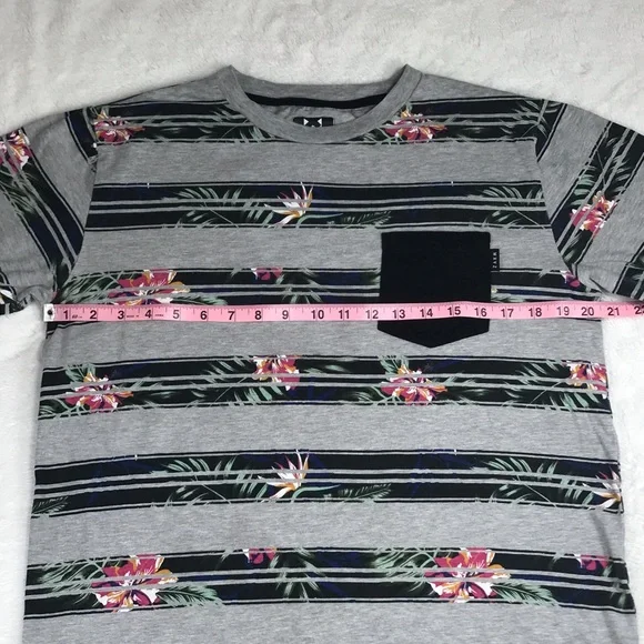 WXYZ, T-Shirt, Size Medium - Picture 9 of 10